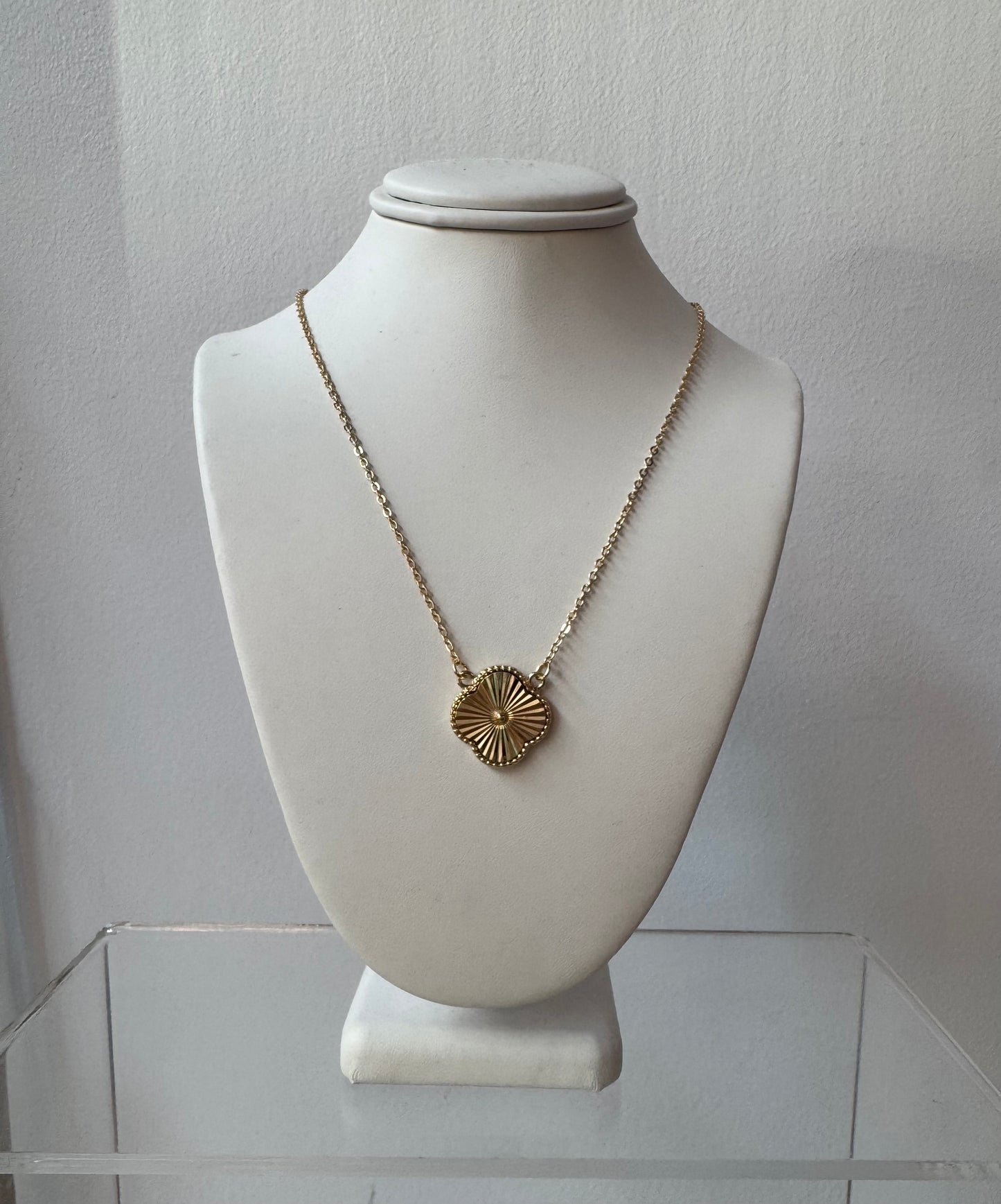 Clover Pendant Necklace