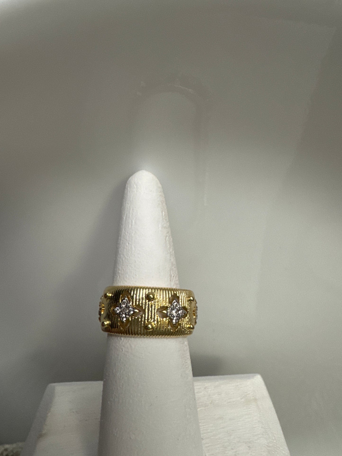 WR Clover Gold DB Ring