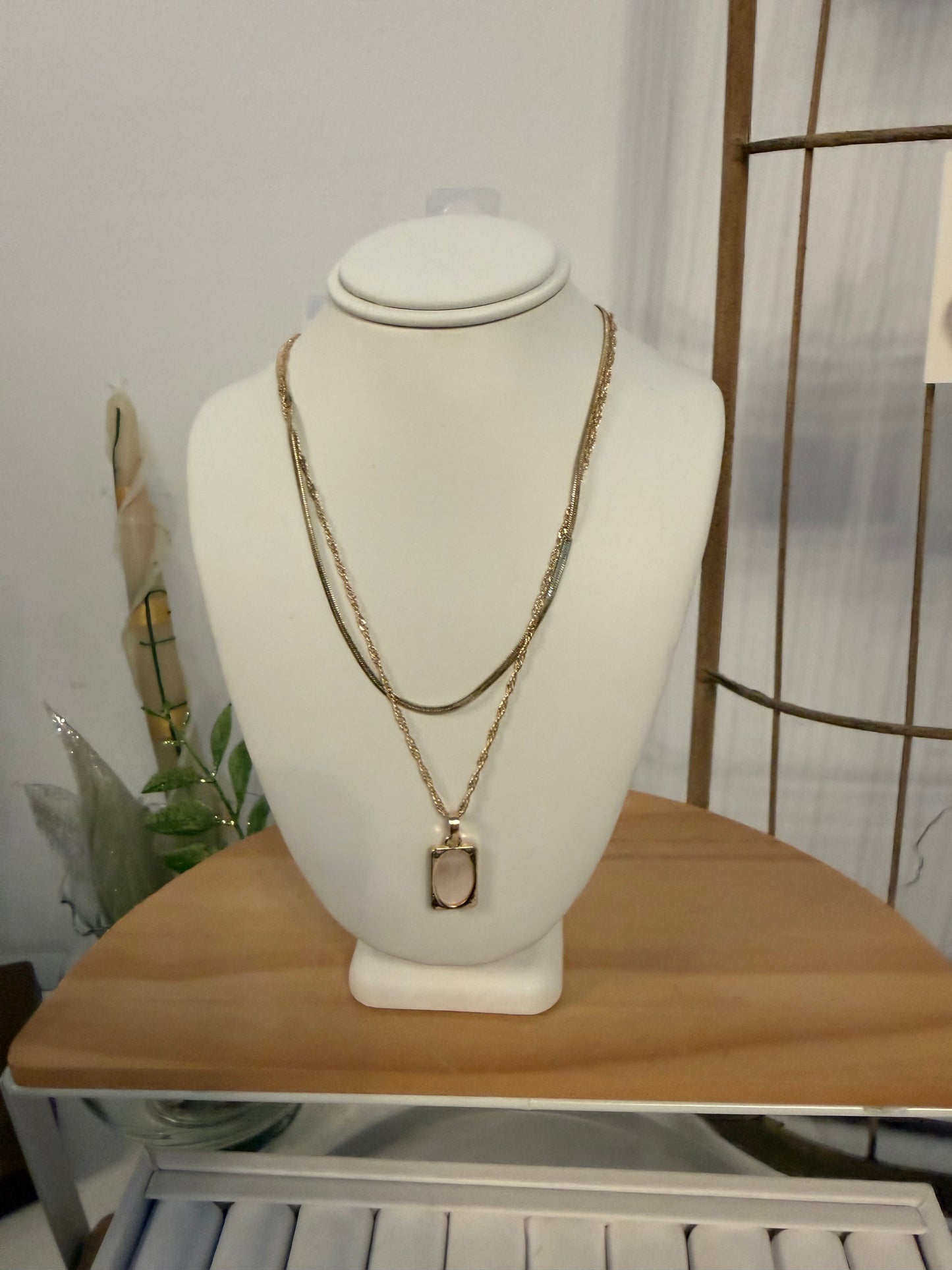 Layered Oval Pendant Necklace